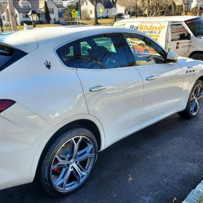 Maserati Levante, with the Rashine Mobile van parked behind